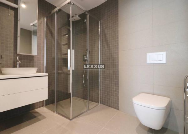 LEXXUS-PRENÁJOM luxusný veľkometrážny 4-izbový byt pod Slavínom