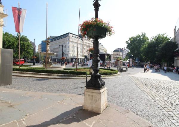 AVENUE | reprezentatívne kancelárie pri Hviezdosl. nám, balkóny, BA I