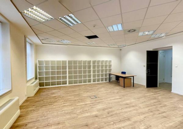 AVENUE | reprezentatívne kancelárie pri Hviezdosl. nám, balkóny, BA I