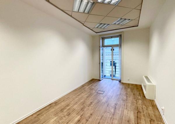 AVENUE | reprezentatívne kancelárie pri Hviezdosl. nám, balkóny, BA I