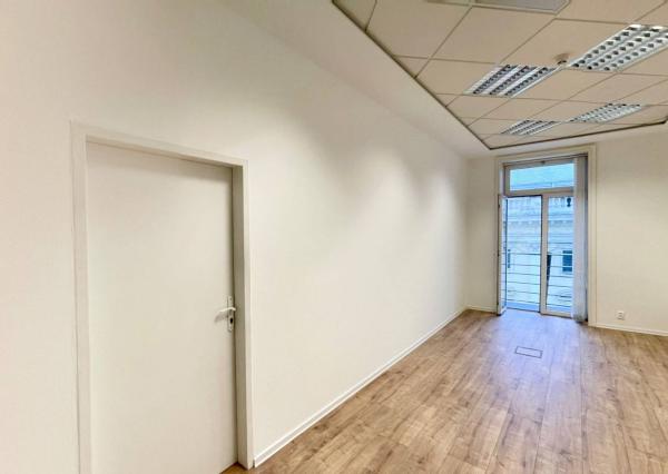 AVENUE | reprezentatívne kancelárie pri Hviezdosl. nám, balkóny, BA I