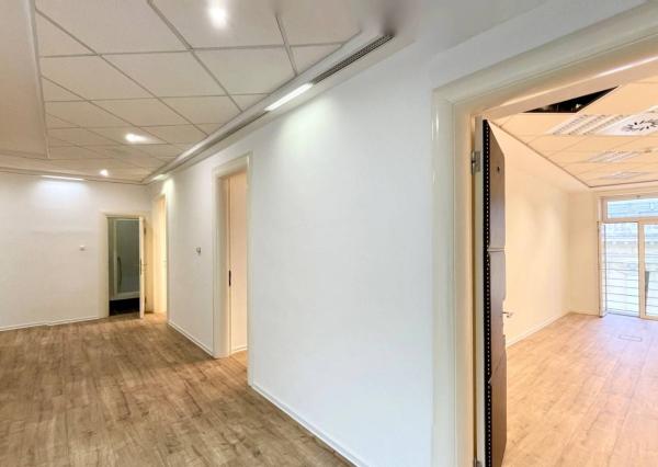 AVENUE | reprezentatívne kancelárie pri Hviezdosl. nám, balkóny, BA I