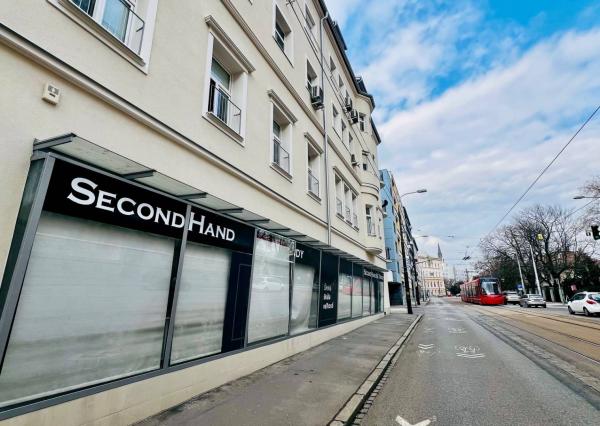 AVENUE | obchodný priestor, veľké výklady na frekventovanú ulicu, BA I