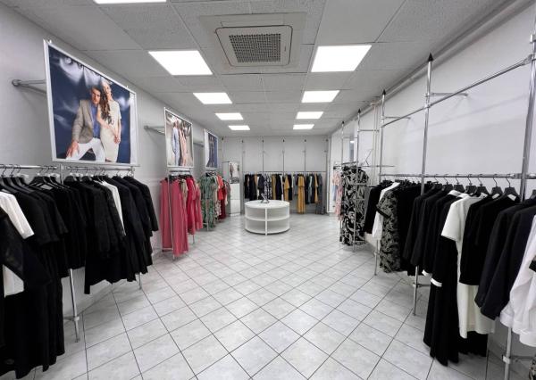 AVENUE | obchodný priestor, veľké výklady na frekventovanú ulicu, BA I