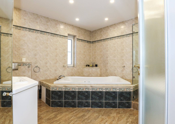 AVENUE | 4i PENTHOUSE s veľkou terasou, BA IV., Matejkova ul., 250 m2