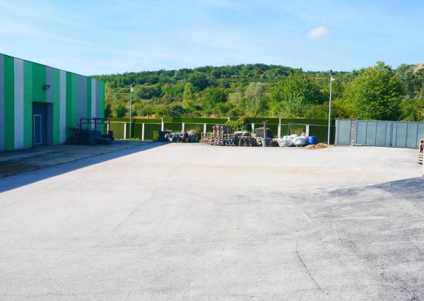 AVENUE | samostatný, zariadený výrobno – skladový areál, Svätý Jur.