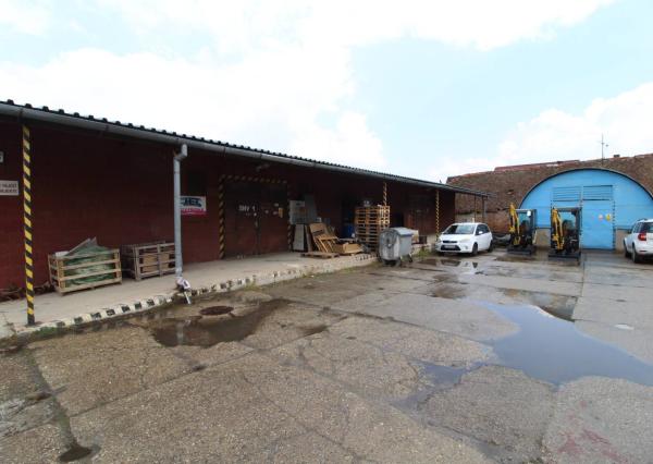 PREDAJ - obchodno - skladový areál, Bernolákovo.