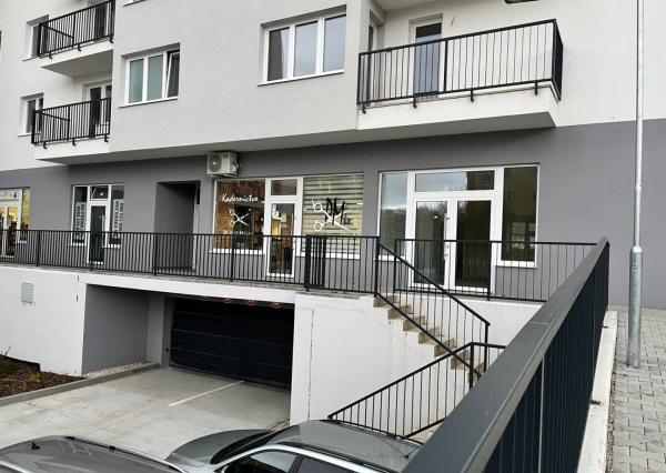 AVENUE | obchodný priestor v novostavbe, Trenčín.