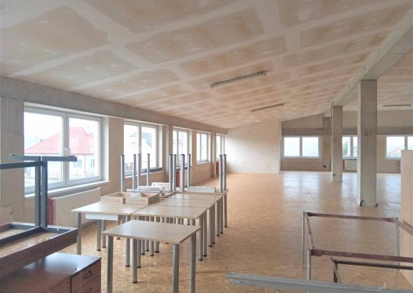 AVENUE | Nebytové priestory po rekonštrukcii v obci Veľké Leváre.