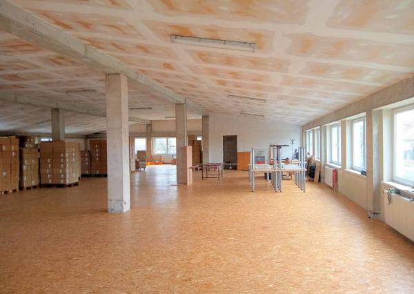 AVENUE | Nebytové priestory po rekonštrukcii v obci Veľké Leváre.