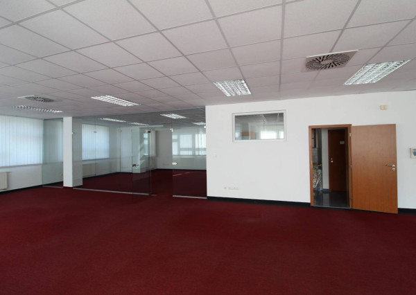 PRENÁJOM - reprezentatívny, nebytový-kancel. priestor, BA II