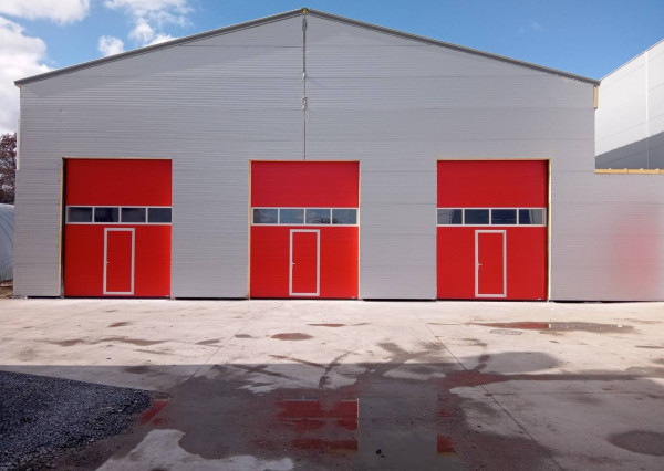 PRENÁJOM, výrobno-skladová zateplená, vykurovaná hala, Báhoň.