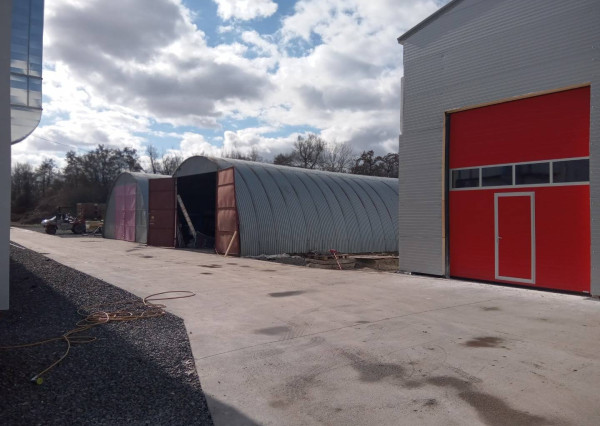 PRENÁJOM, skladové priestory v zateplenej, vykurovanej hale, Báhoň.