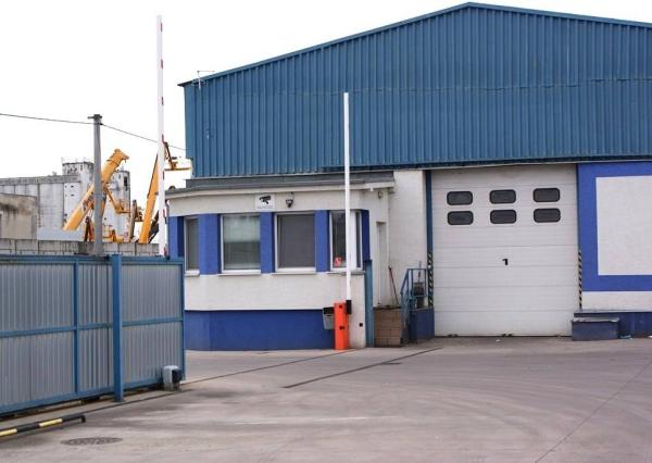 PREDAJ - výrobno-skladový areál s administrat. budovou, Senec.