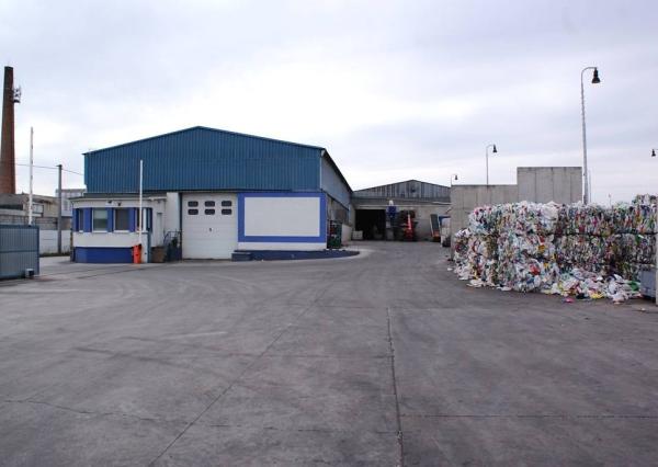 PREDAJ - výrobno-skladový areál s administrat. budovou, Senec.