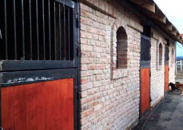 AVENUE | exkluzívna vidiecka rodinná usadlosť zameraná na chov koní, Lučenec.