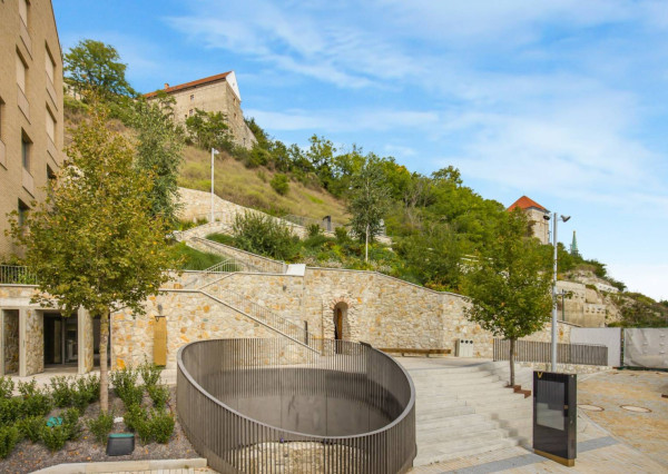 AVENUE | TOPPONUKA 1,5i byt  VYDRICA historické centrum