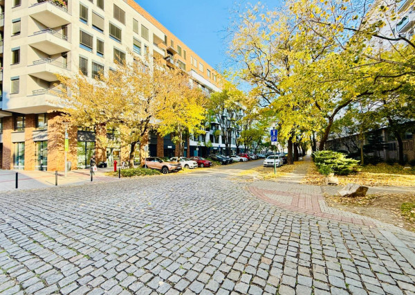 AVENUE I PRENÁJOM, slnečný a priestranný 2i byt v Starom Meste, BA I