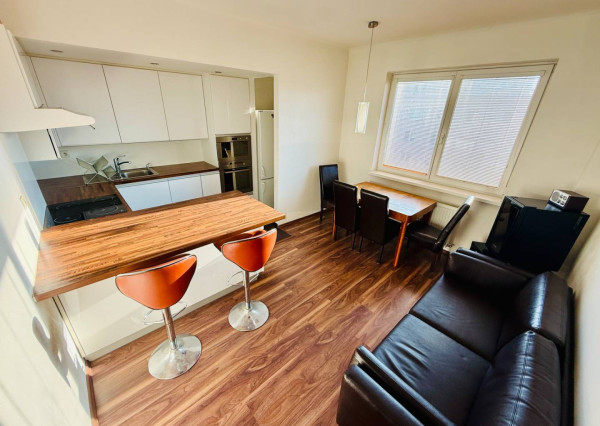 AVENUE I PRENÁJOM, slnečný a priestranný 2i byt v Starom Meste, BA I