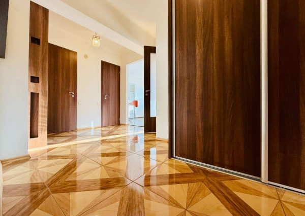 AVENUE I PRENÁJOM, slnečný a priestranný 2i byt v Starom Meste, BA I