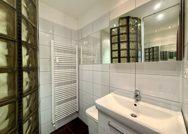 AVENUE I PRENÁJOM, slnečný a priestranný 2i byt v Starom Meste, BA I