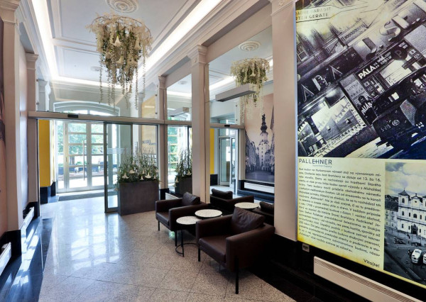 AVENUE I 2 kancelárie, vysoké stropy, krásna budova na námestí, BA I