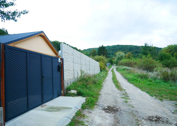 AVENUE | 7á pozemok v nádhernom prostredí, so SP, BA- Dúbravka