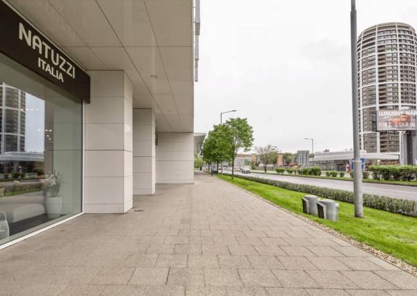 AVENUE | kvalitne vybavený obchodný priestor 275 m2, Landererova, BA I