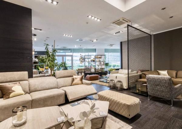 AVENUE | kvalitne vybavený obchodný priestor 275 m2, Landererova, BA I