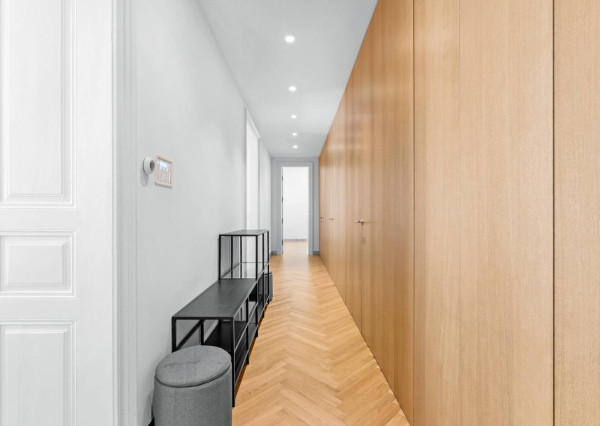 AVENUE I PRENAJOM Elegantný 5 izbový dom v Starom meste, Bratislava I