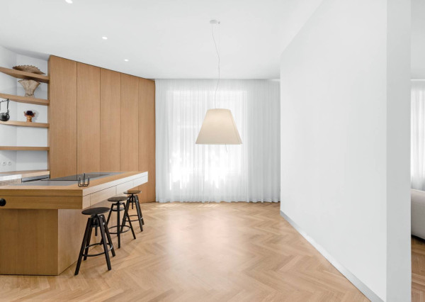 AVENUE I PRENAJOM Elegantný 5 izbový dom v Starom meste, Bratislava I