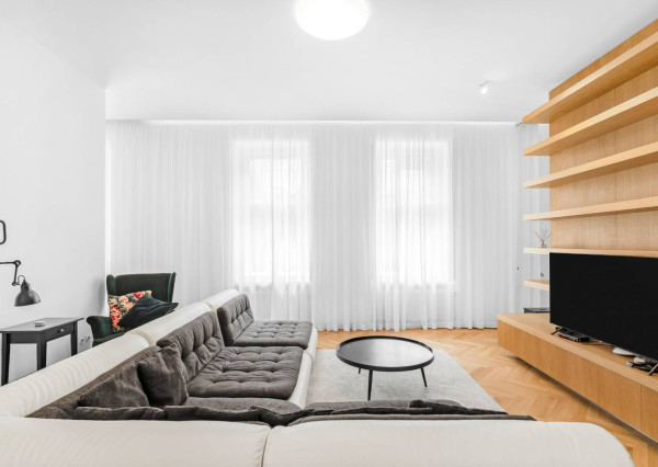 AVENUE I PRENAJOM Elegantný 5 izbový dom v Starom meste, Bratislava I