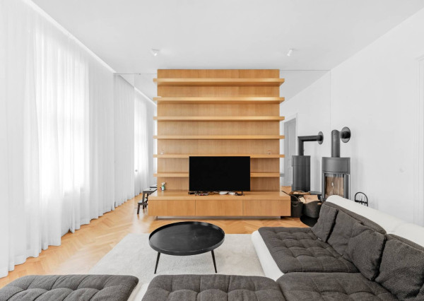 AVENUE I PRENAJOM Elegantný 5 izbový dom v Starom meste, Bratislava I