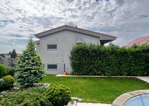 AVENUE | komfortný 5-izb RD, bazén, krásna lokalita, Svätý Jur, pri BA