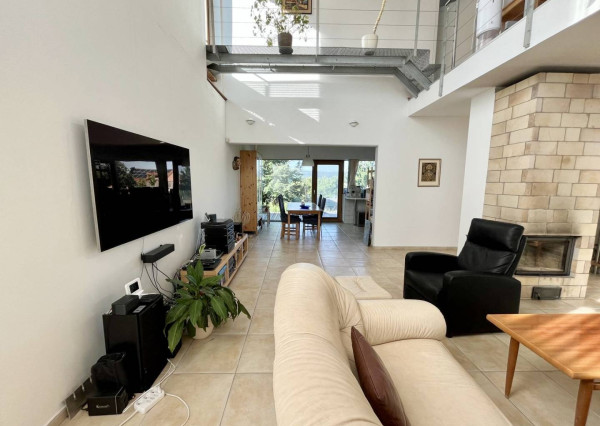 AVENUE | unikátny nízkoenergetický dom, krásne prostredie, 10 km od BA