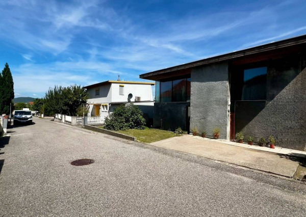 AVENUE | unikátny nízkoenergetický dom, krásne prostredie, 10 km od BA