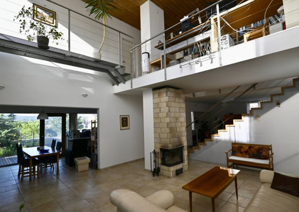 AVENUE | unikátny nízkoenergetický dom, krásne prostredie, 10 km od BA