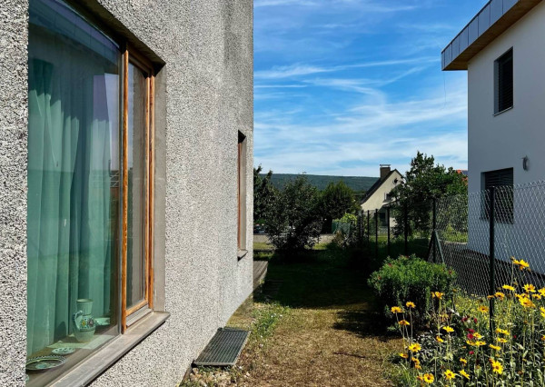 AVENUE | unikátny nízkoenergetický dom, krásne prostredie, 10 km od BA