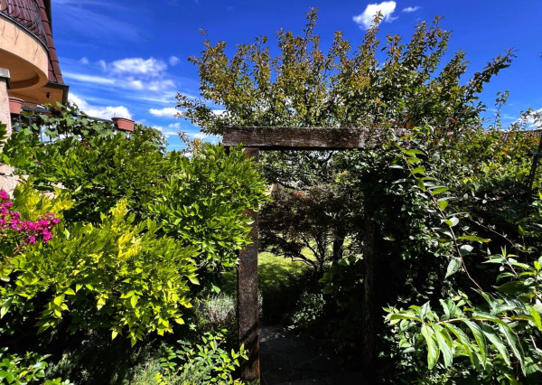 AVENUE | 7-izb. vila, v krásnom prostredí, bazén, sauna, dvoj-garáž