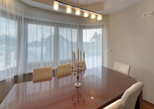 AVENUE | 7-izb. vila, v krásnom prostredí, bazén, sauna, dvoj-garáž