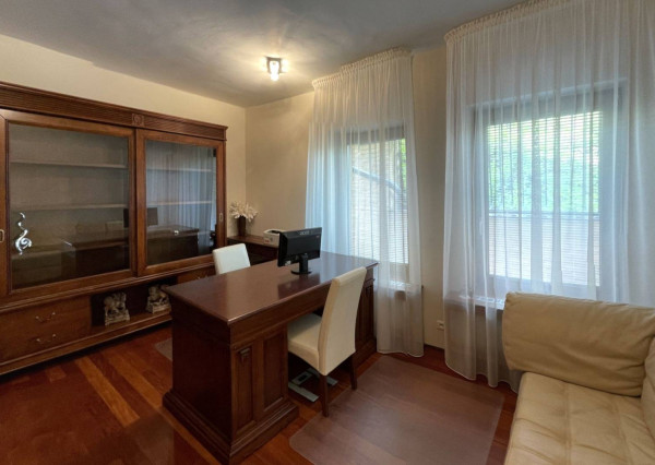 AVENUE | 7-izb. vila, v krásnom prostredí, bazén, sauna, dvoj-garáž