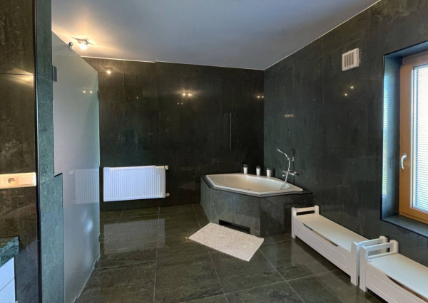 AVENUE | 7-izb. vila, v krásnom prostredí, bazén, sauna, dvoj-garáž