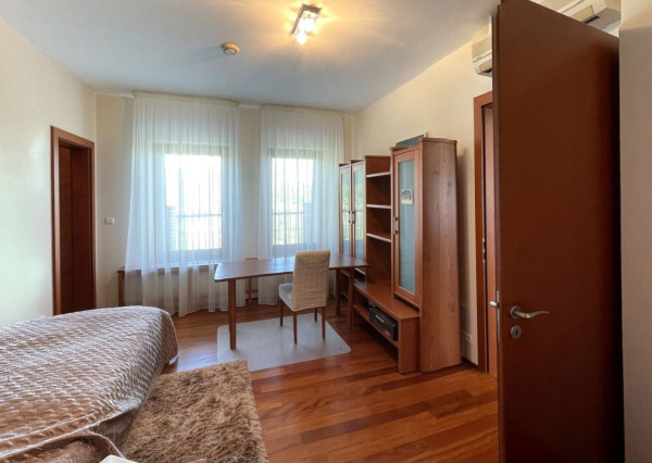 AVENUE | 7-izb. vila, v krásnom prostredí, bazén, sauna, dvoj-garáž