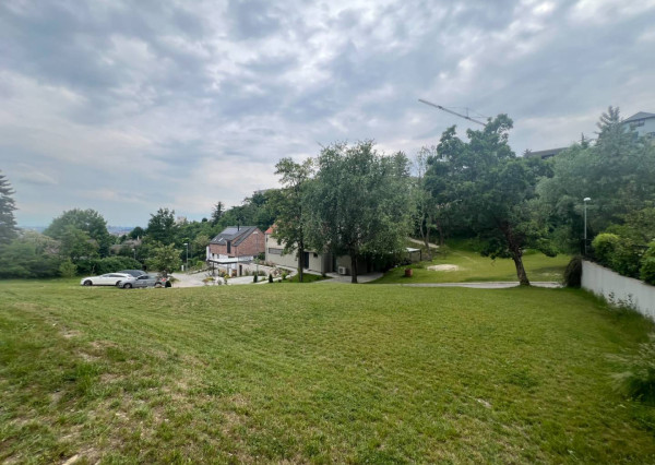 AVENUE | Slnečný stavebný pozemok 700m2 KOLIBA