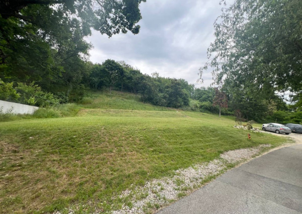 AVENUE | Slnečný stavebný pozemok 700m2 KOLIBA