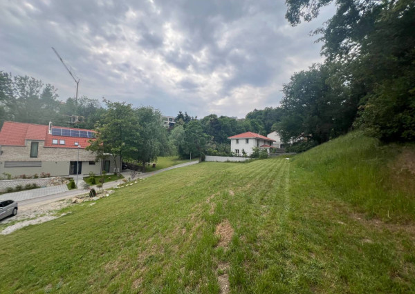 AVENUE | Slnečný stavebný pozemok 700m2 KOLIBA