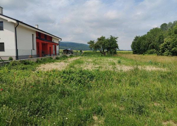 AVENUE | VÝHODNÁ CENA!  SLNEČNÝ STAVEBNÝ POZEMOK WOLFSTHAL RAKÚSKO