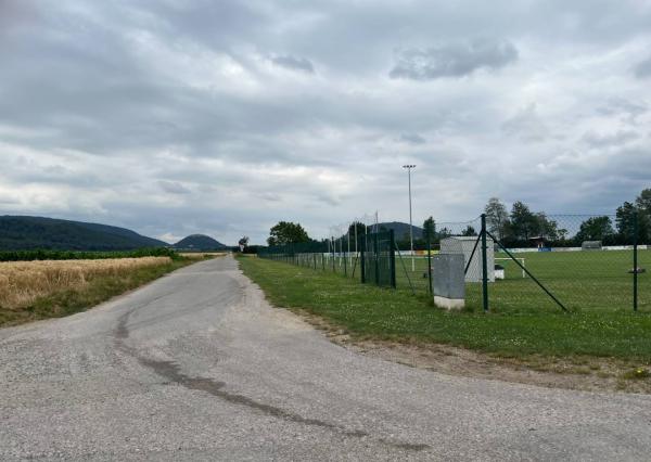 AVENUE | VÝHODNÁ CENA!  SLNEČNÝ STAVEBNÝ POZEMOK WOLFSTHAL RAKÚSKO