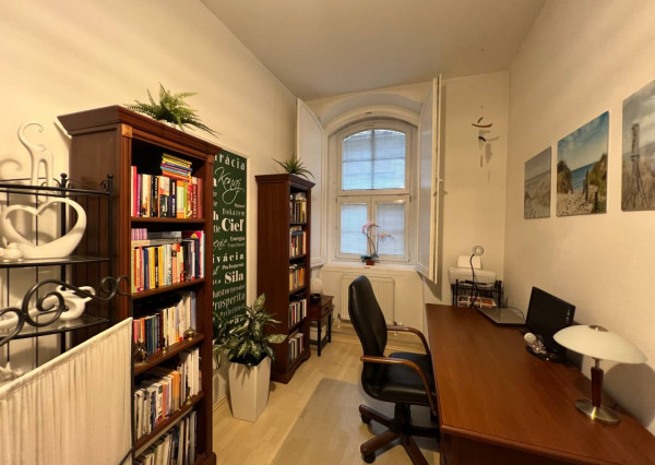 AVENUE | Staromestský štýlový 5i byt v Starom Meste - Kozia ul.