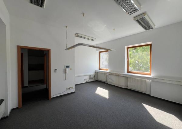 AVENUE | Kancelárske priestory (90m2) na Nivách, Záhradnícka ul. BA II